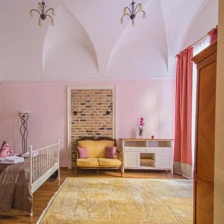 Astronomical Clock Suite By Ruterra Prague Exterior photo