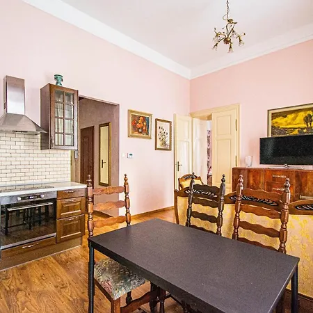 Astronomical Clock Suite By Ruterra Prague Exterior photo